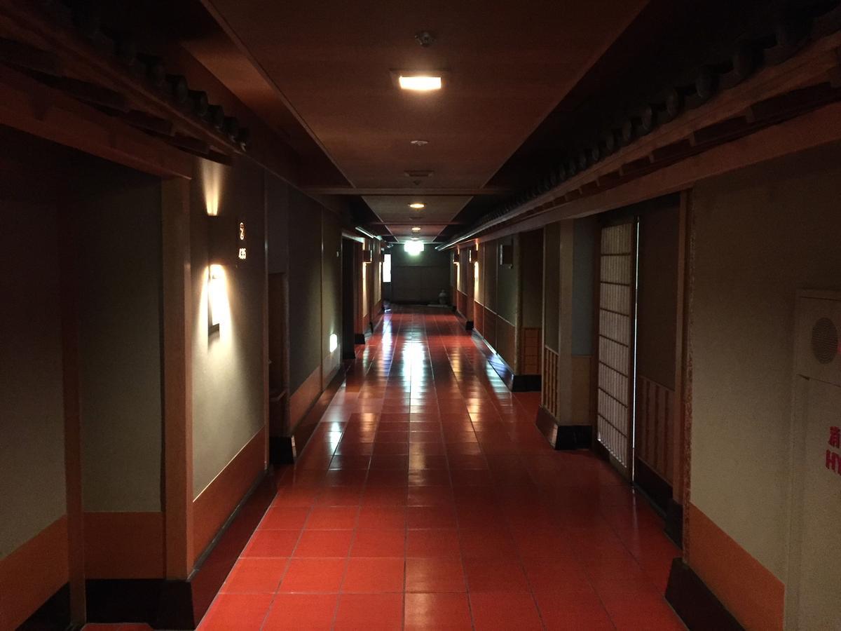 Готель Yamashiro Onsen Yuzankaku Екстер'єр фото